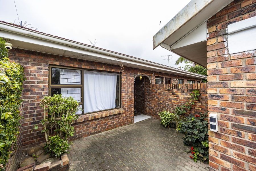 4 Bedroom Property for Sale in Nahoon Valley Park Eastern Cape